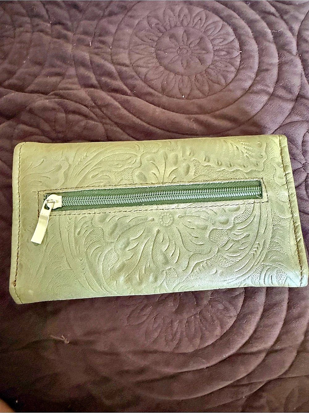 Wallet Embossed Green - Picture 2 of 2